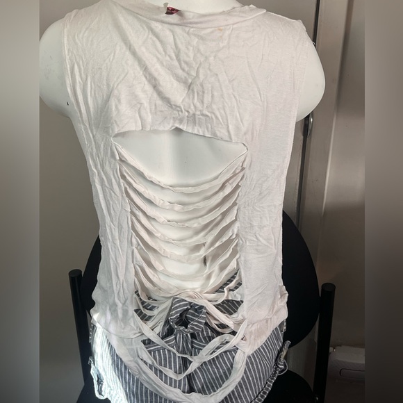 Top - Picture 2 of 2